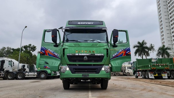 XE Ô TÔ ĐẦU KÉO CNHTC LOẠI SITRAK 440 CẦU LAP MAN 